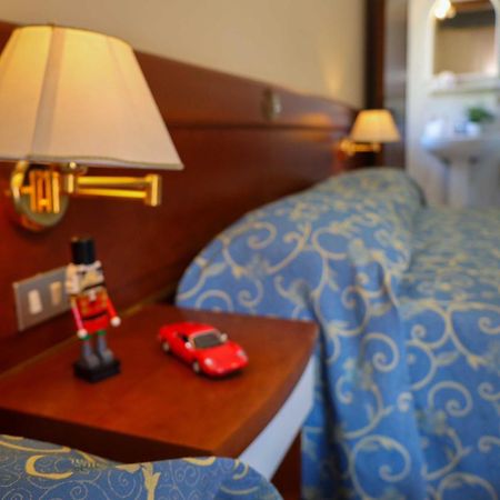 Easy Hotel Meryon Sottomarina Bagian luar foto