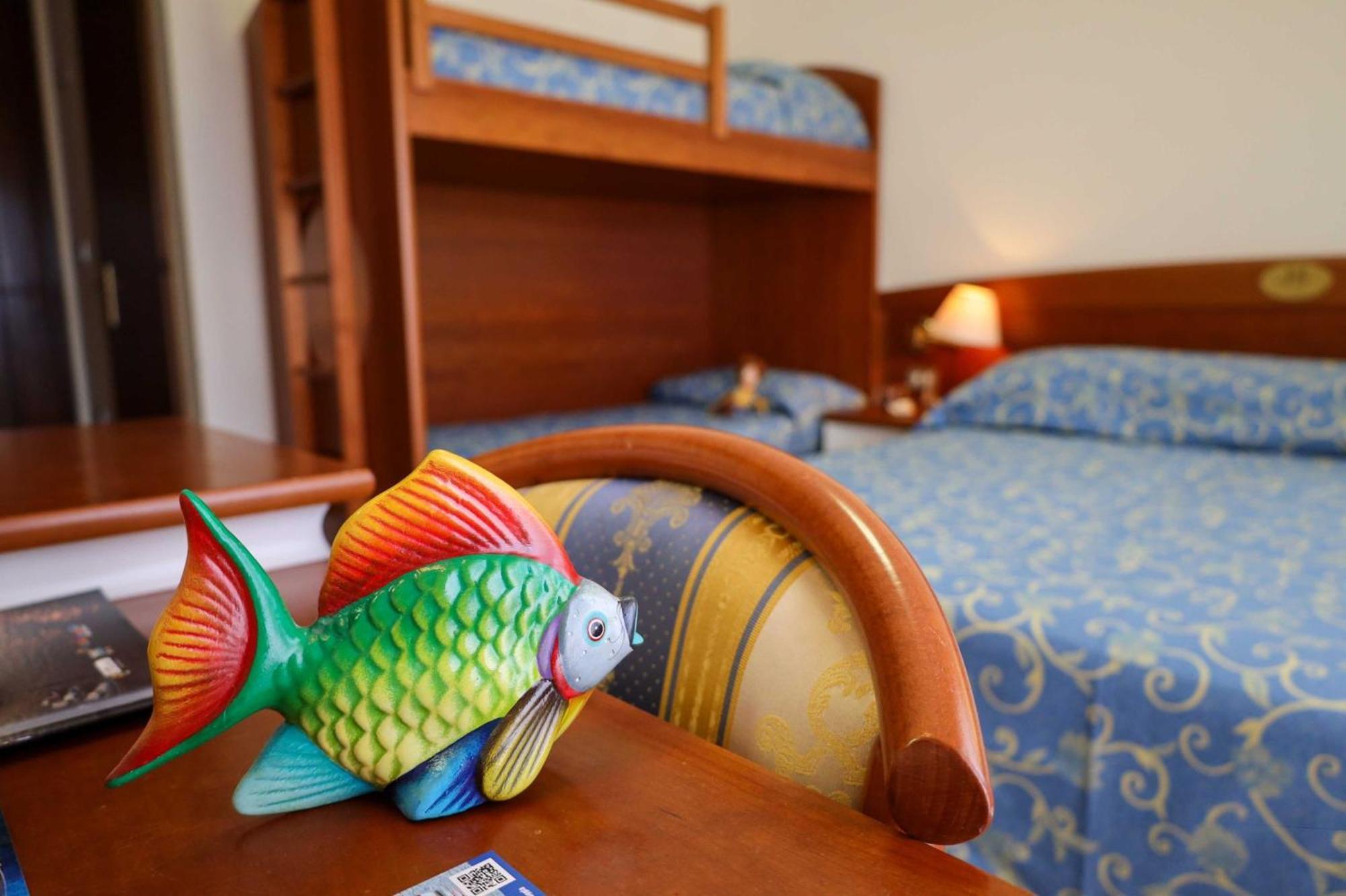 Easy Hotel Meryon Sottomarina Bagian luar foto