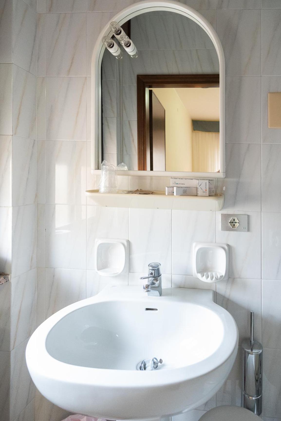 Easy Hotel Meryon Sottomarina Ruang foto