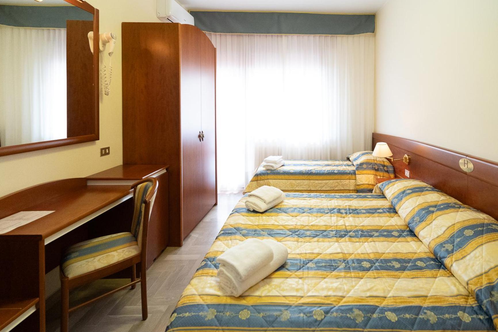 Easy Hotel Meryon Sottomarina Ruang foto