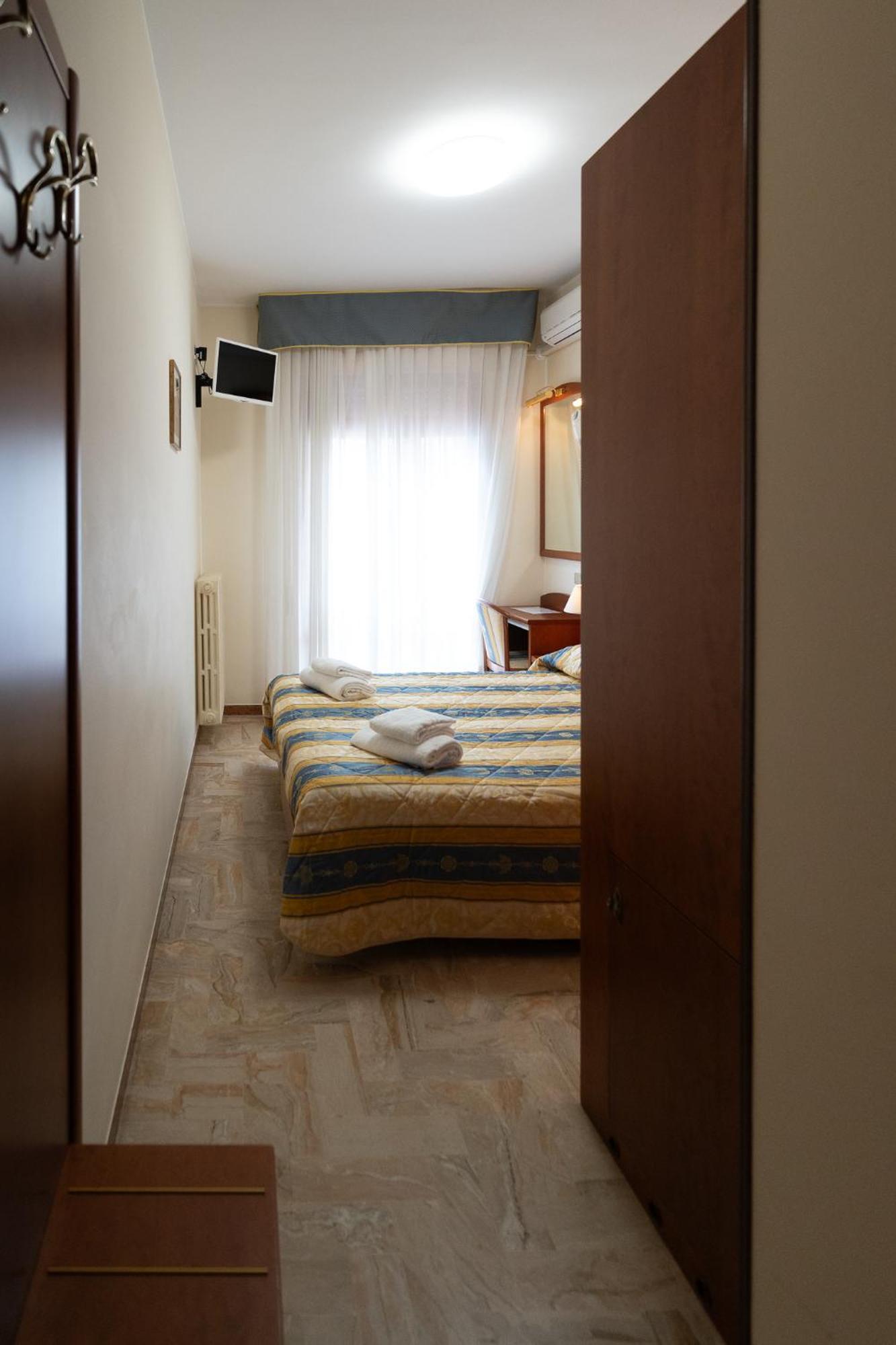 Easy Hotel Meryon Sottomarina Ruang foto